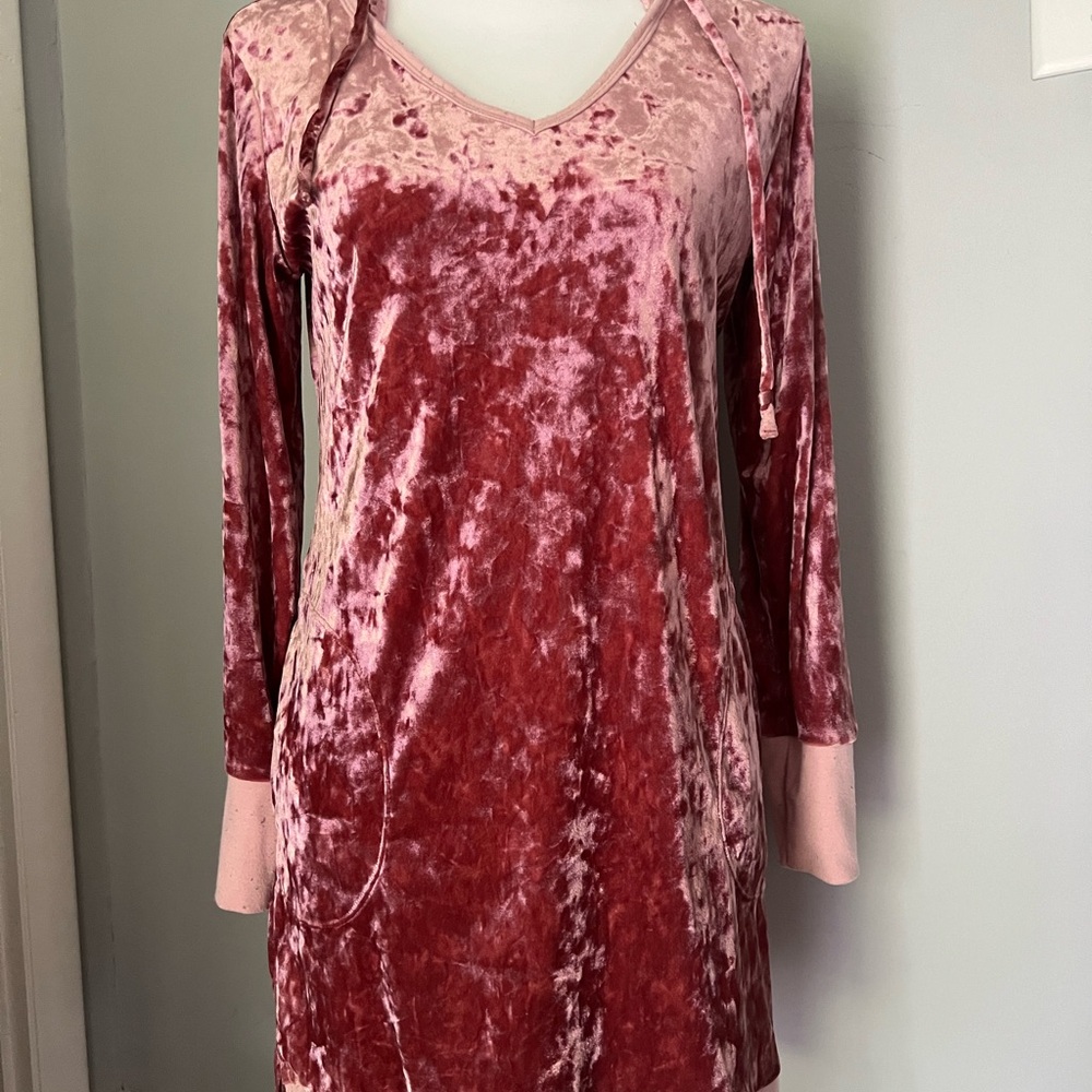 Betsey Johnson Y2K Crushed Velvet Long Sleeve V-Neck Hoodie